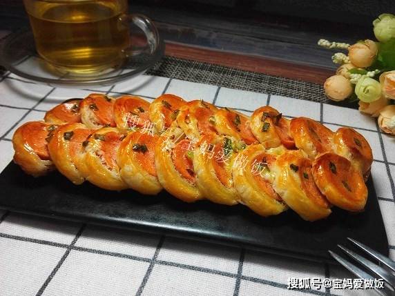JDB电子：
不用揉面！葱香火腿酥 手抓饼就能做 哎呦 不错哦！(图1)